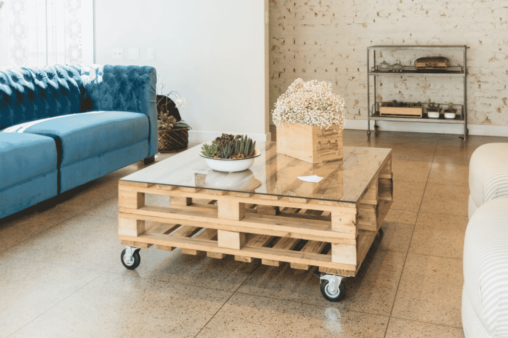 Decoração Apartamento Pequeno: 10 Dicas Incríveis de como Decorar Gastando Pouco 11 Decorar apartamento com paletes